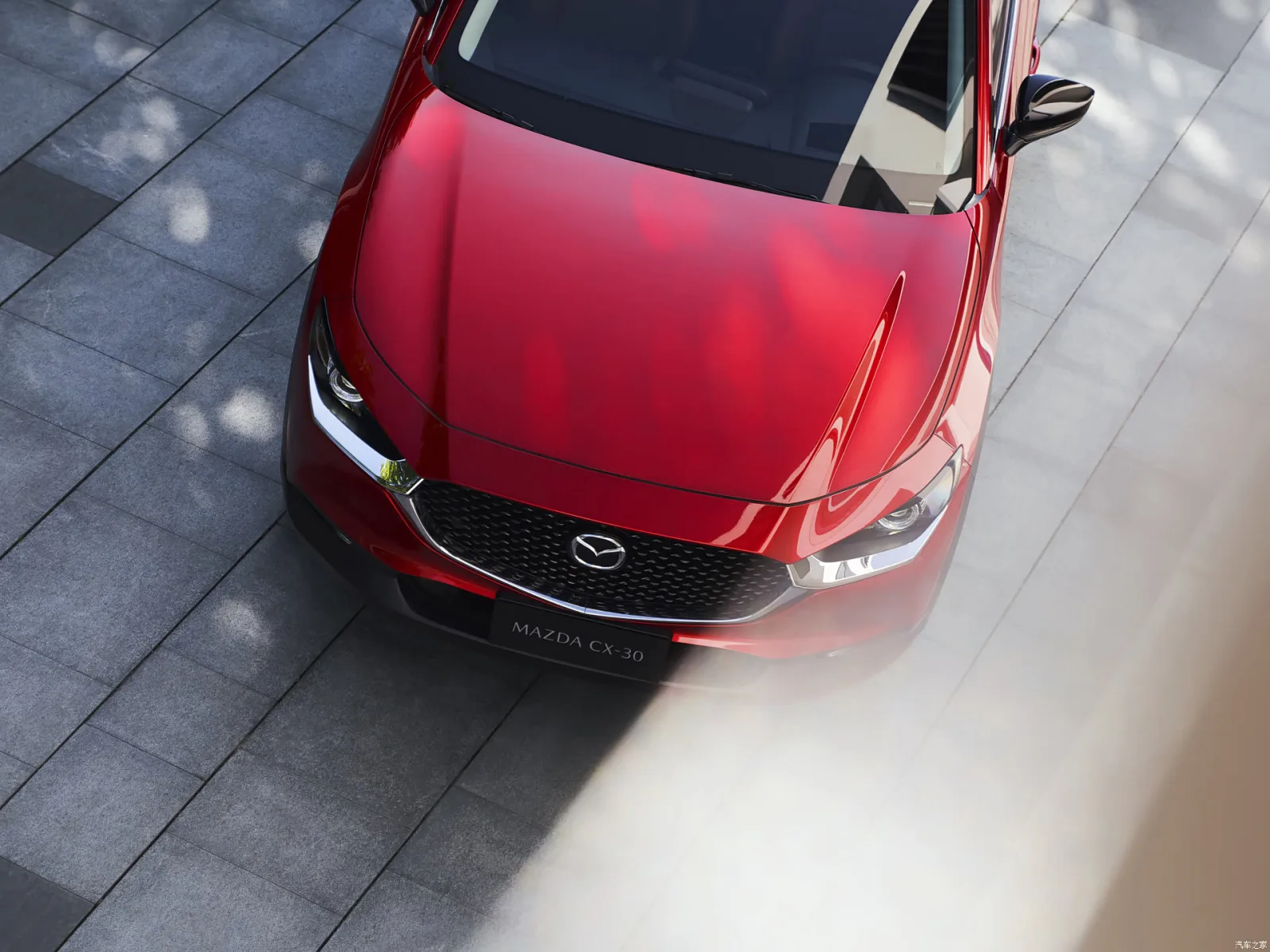 Mazda CX-30 2026 — вид сверху сзади