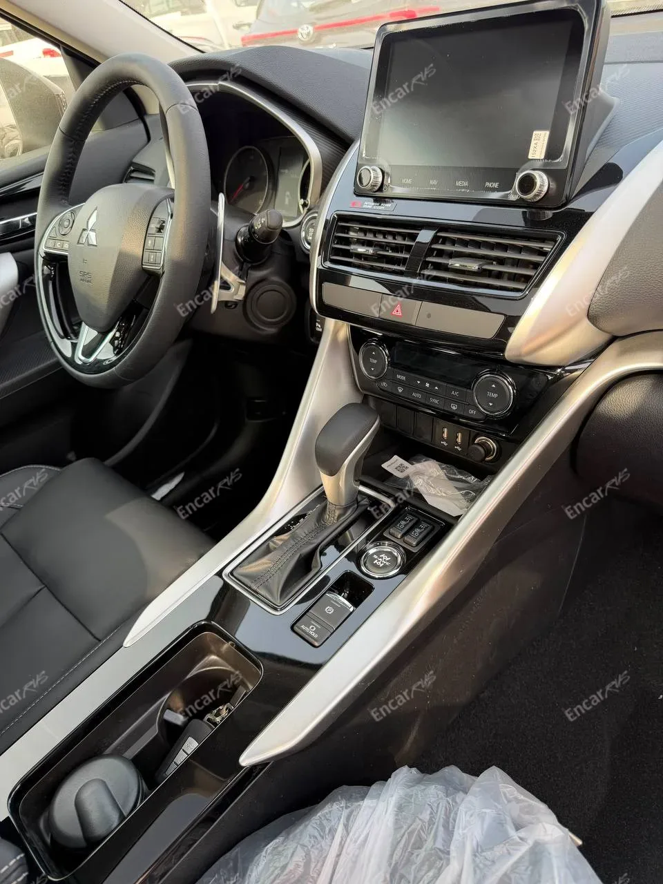 Mitsubishi Eclipse Cross 2026 — передние сиденья