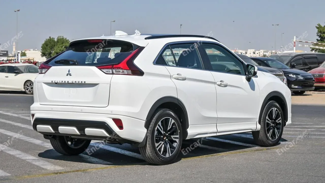 Mitsubishi Eclipse Cross 2026 — корма три четверти