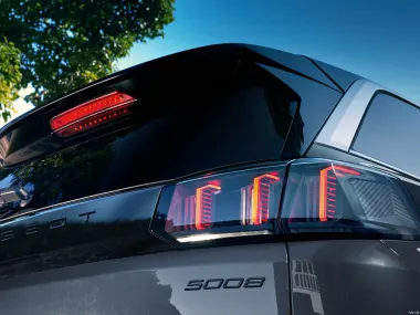 Задние фонари Peugeot 5008 2026