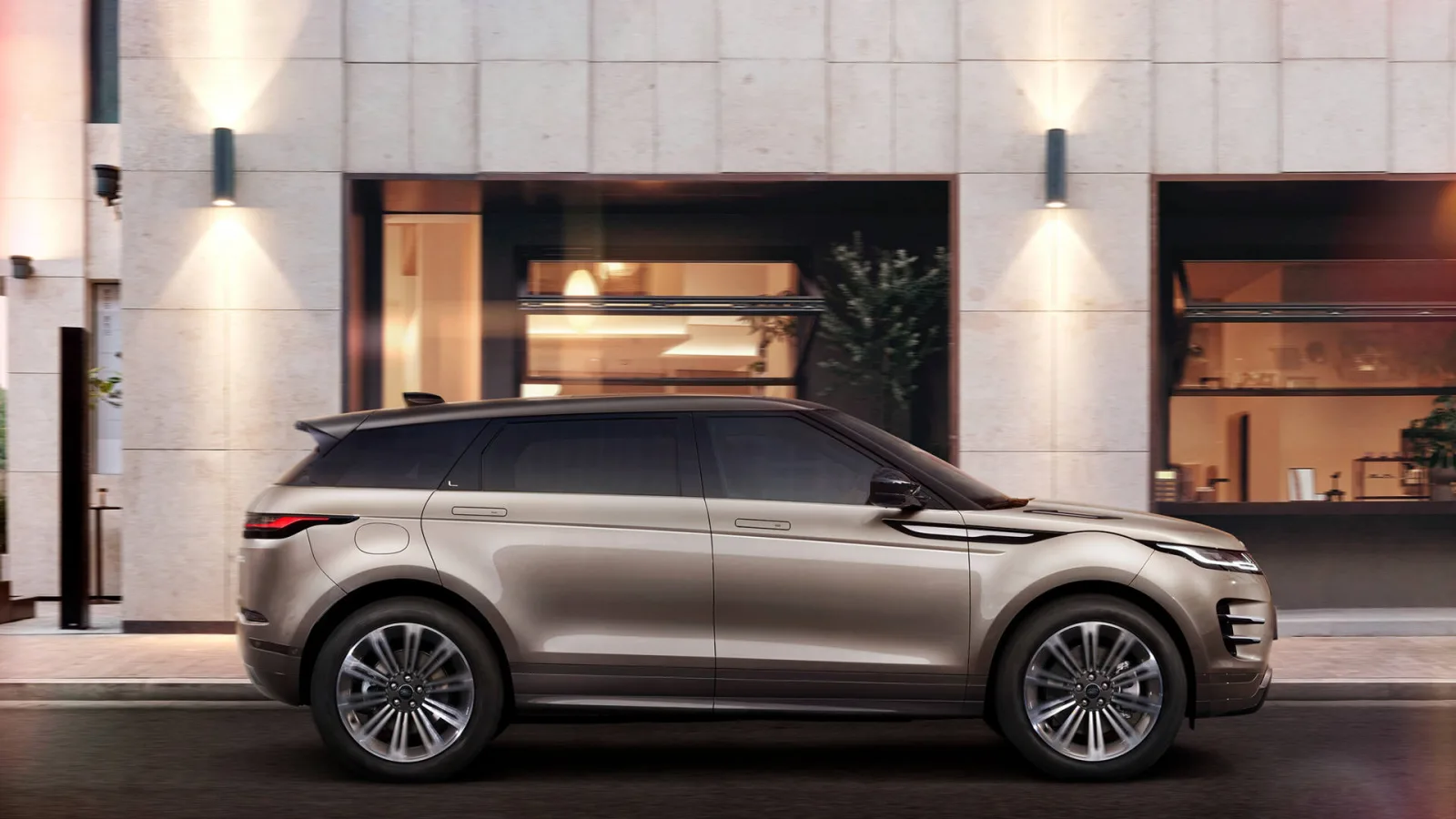 Range Rover Evoque L 2026 — вид сбоку