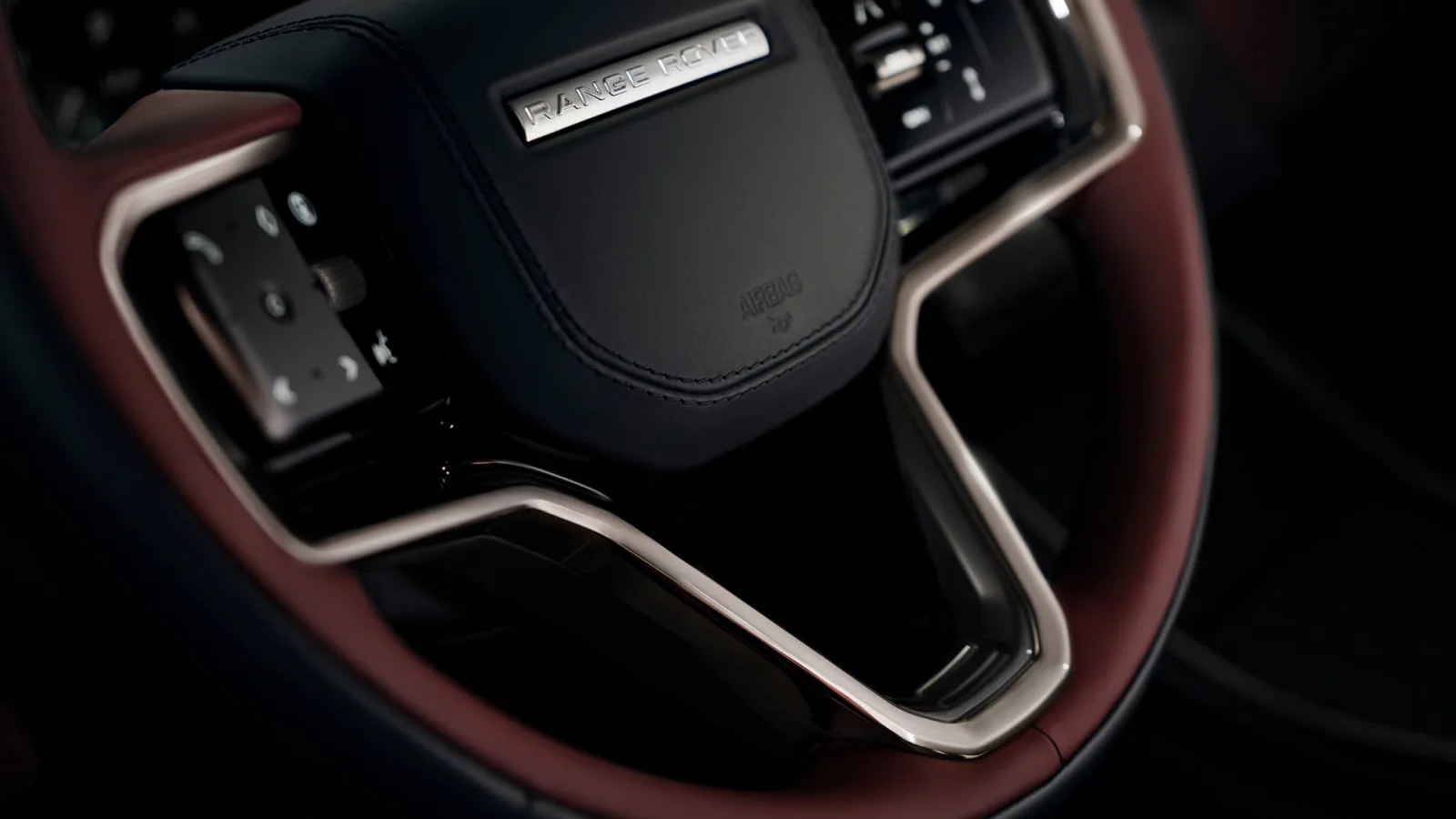 Range Rover Evoque L 2026 — руль