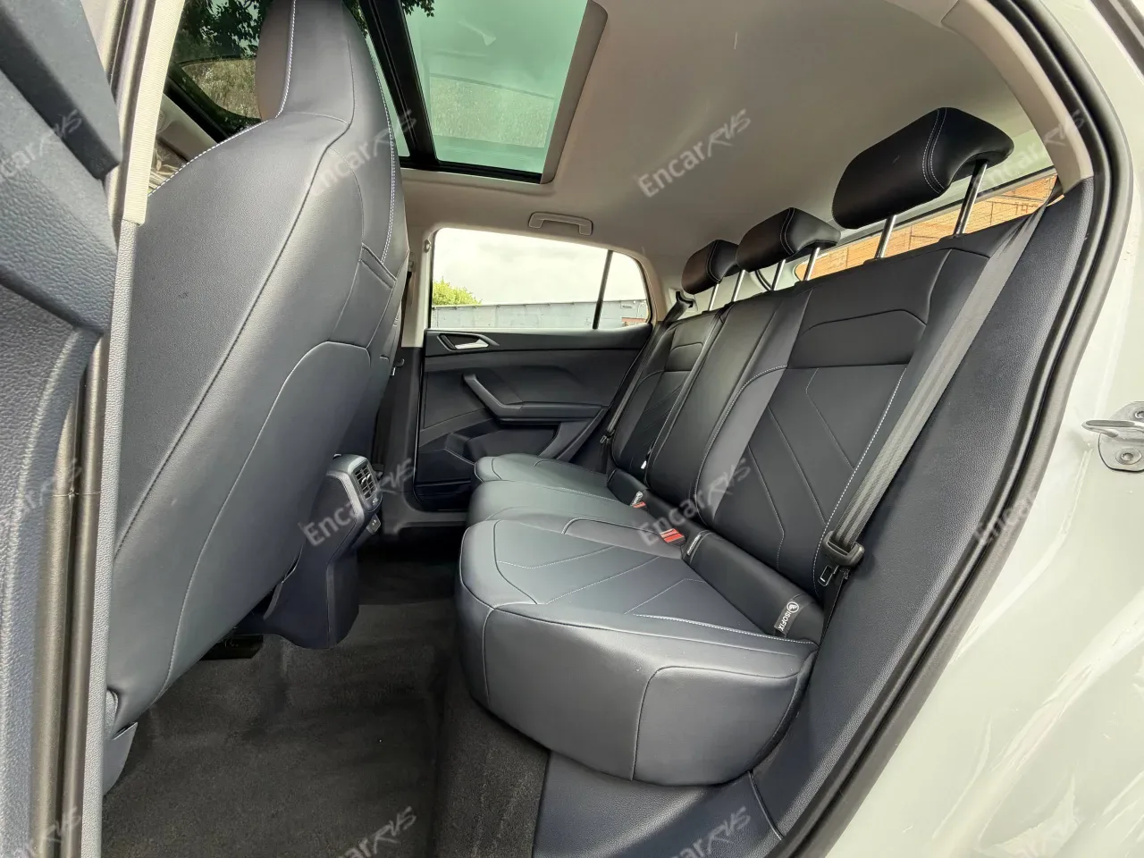 Салон Volkswagen Tharu XR 2026