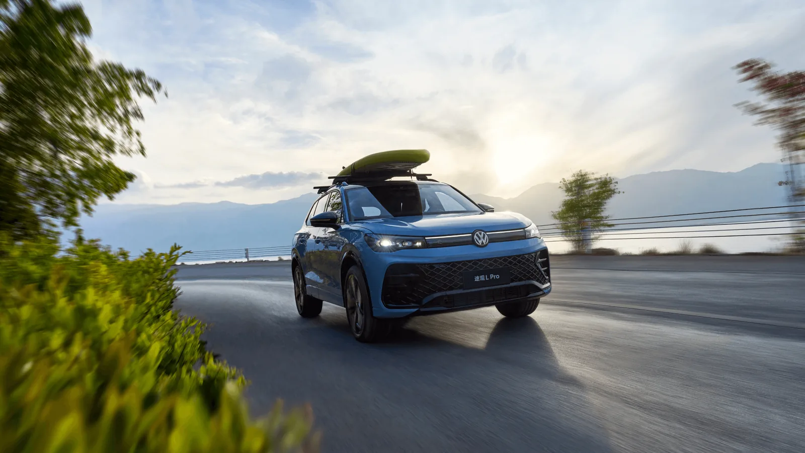 Volkswagen Tiguan L Pro 2026 в движении