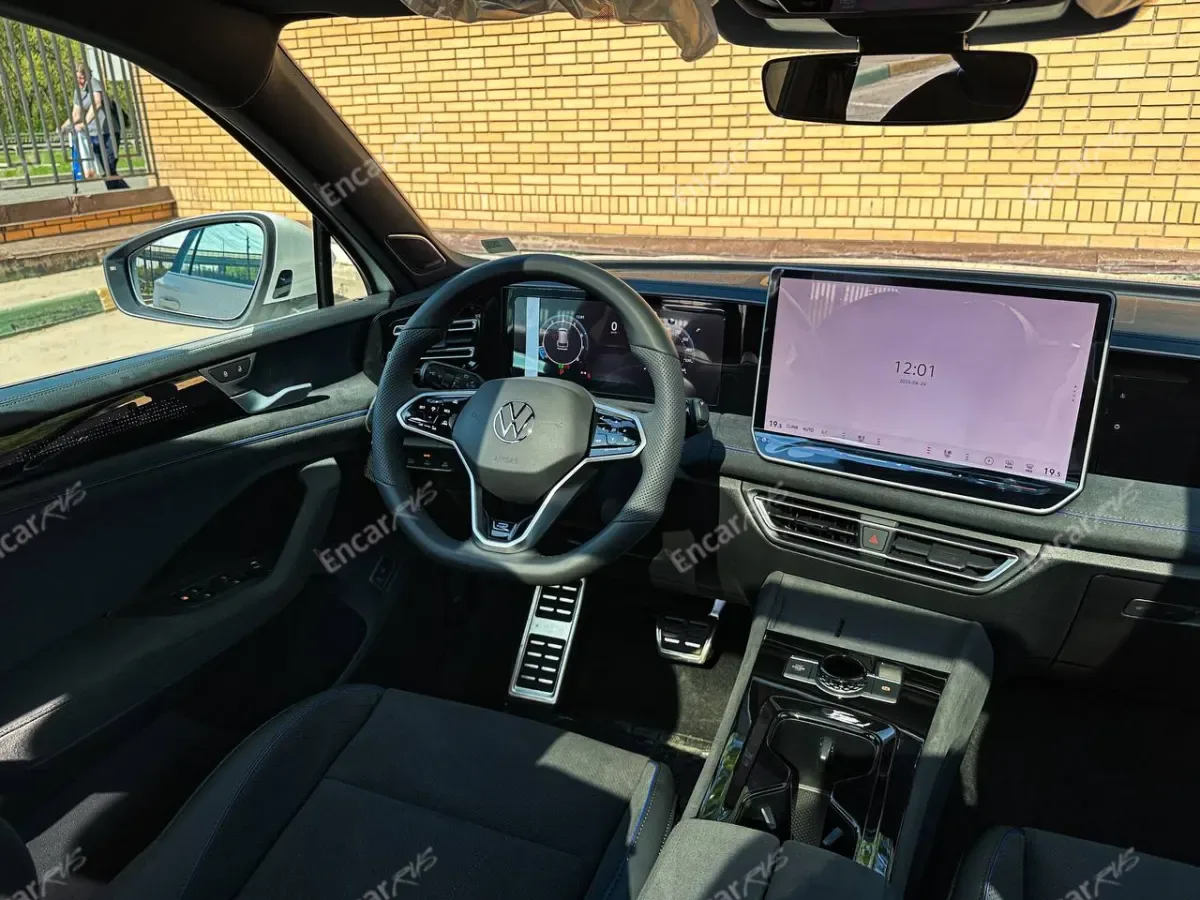 Передняя панель Volkswagen Tiguan L Pro 2026
