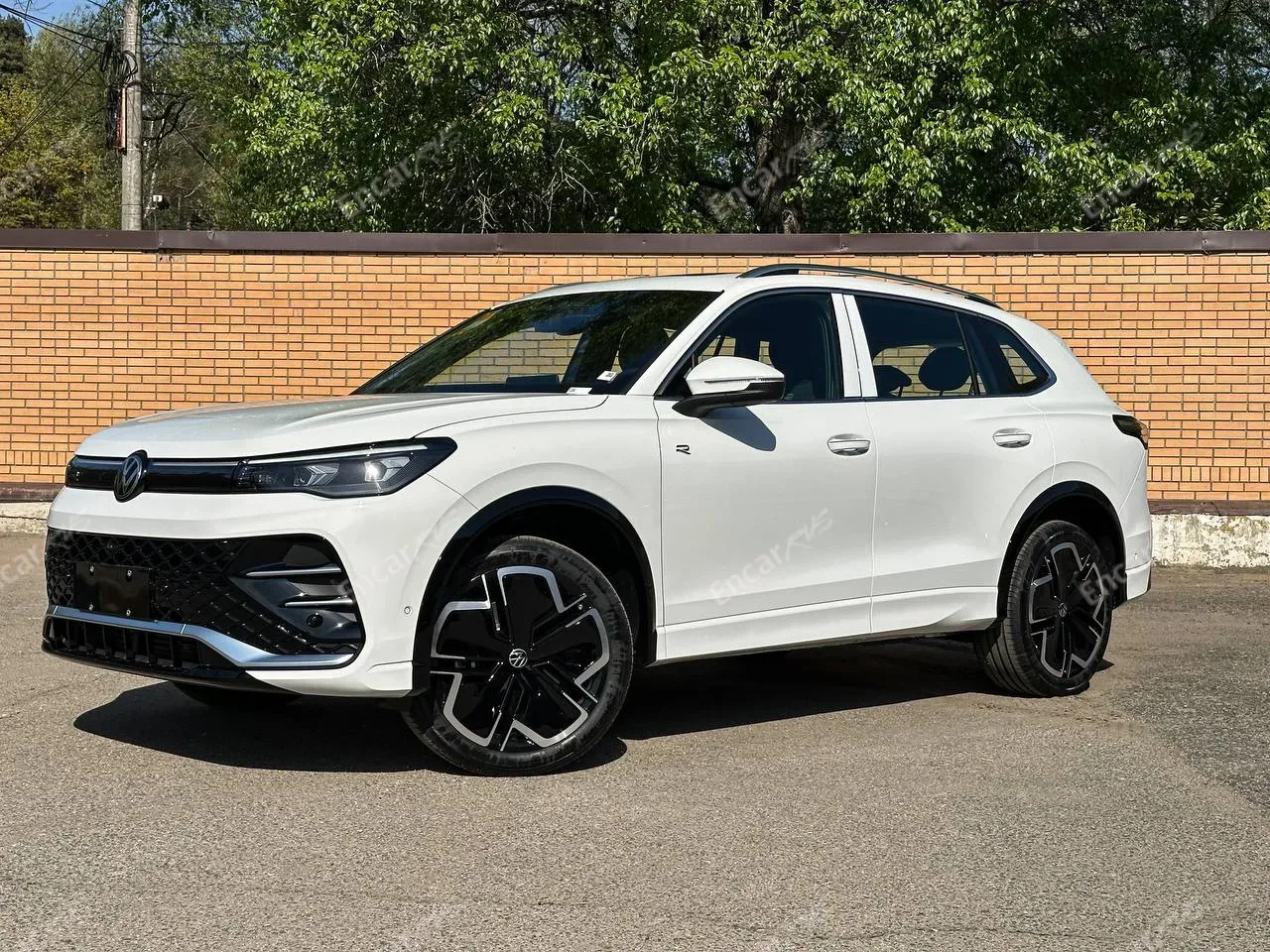 Дизайн Volkswagen Tiguan L Pro 2026 — светящаяся решётка и R-Line