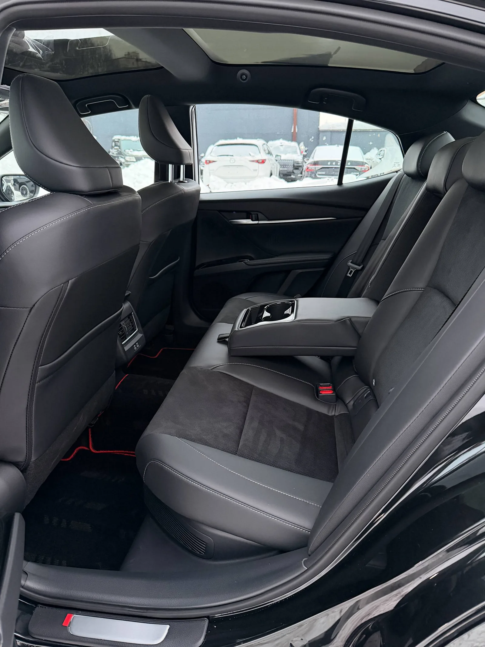 Задний ряд Toyota Camry 2026