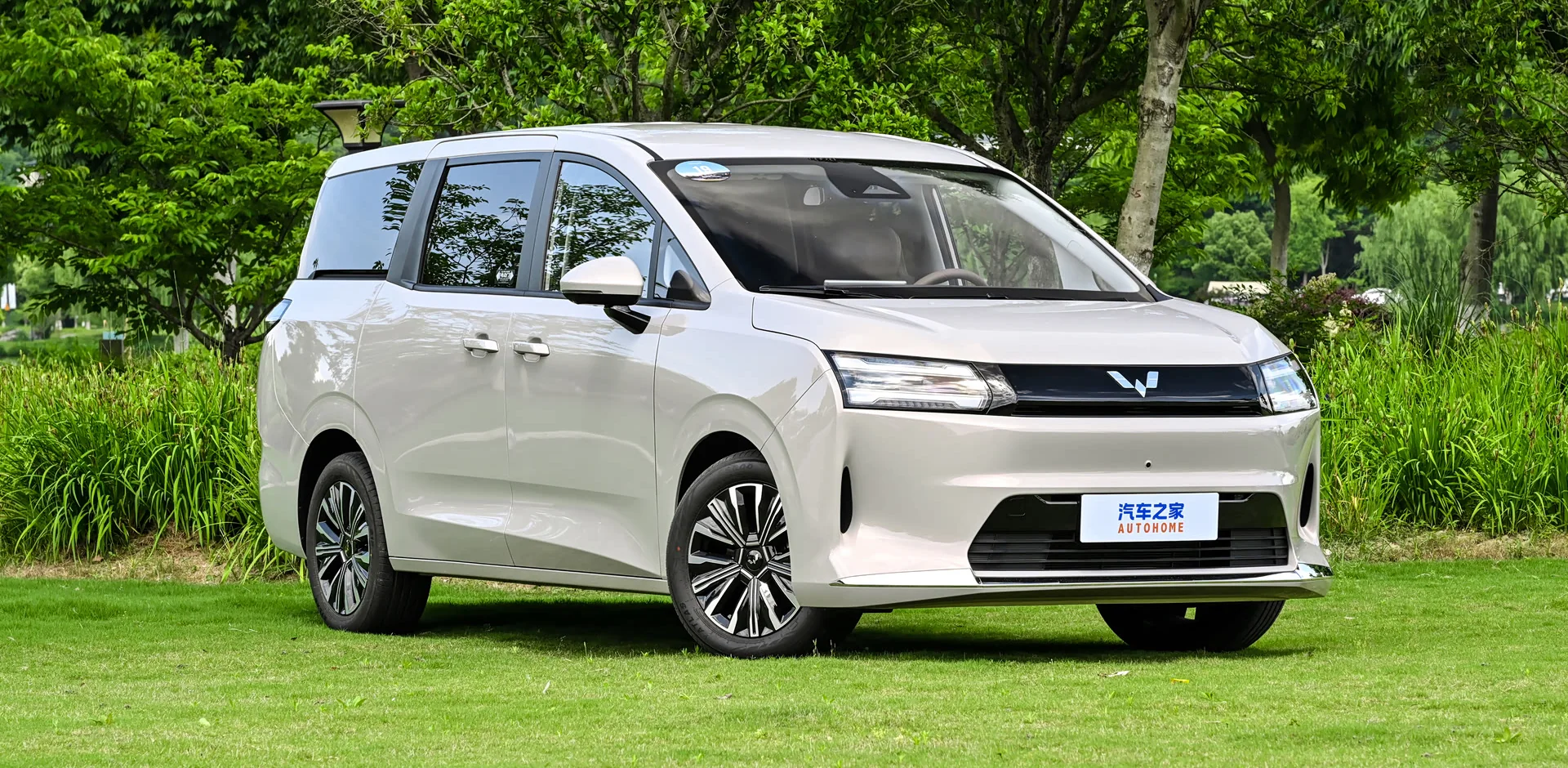 Wuling Starlight 730 2026 из Китая — семиместный минивэн под ключ в Москве