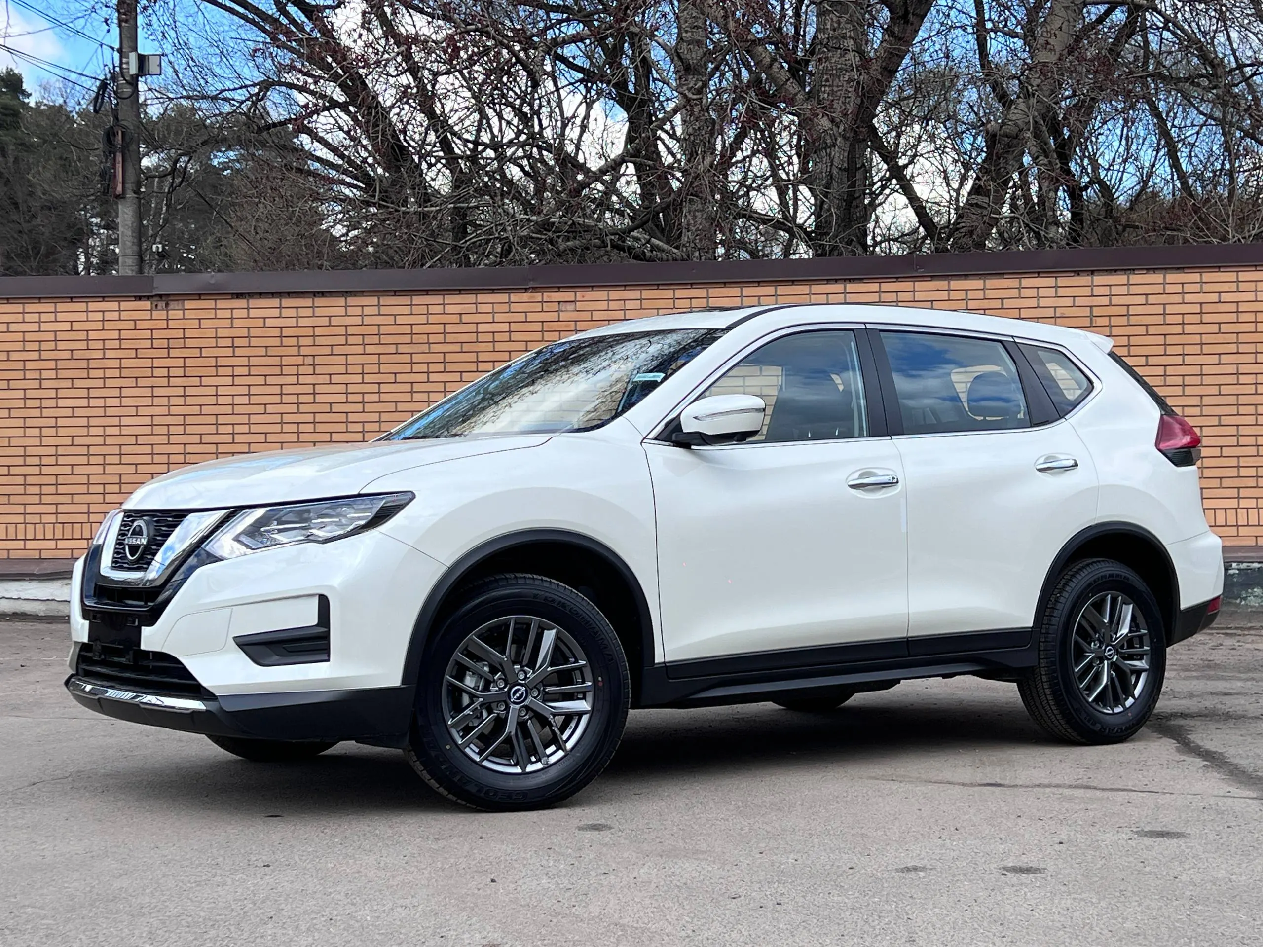Nissan X-Trail — фото 1